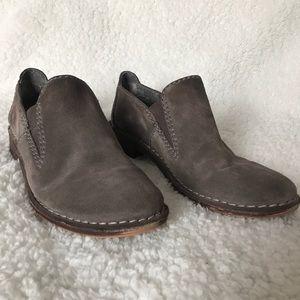 Clarks Women’s Gray Loafers